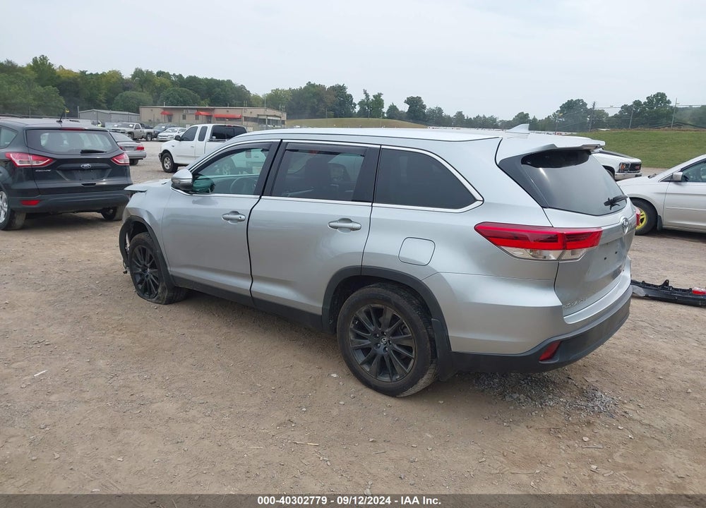2019 TOYOTA HIGHLANDER XLE VIN: 5TDJZRFH1KS730009