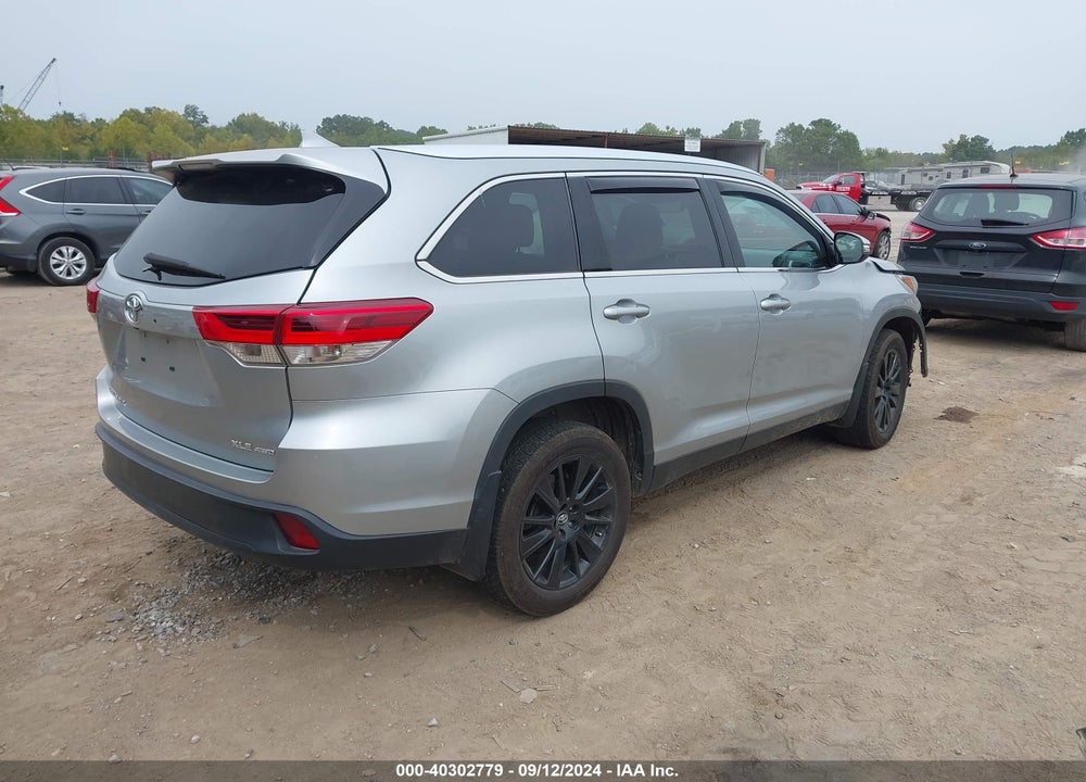 2019 TOYOTA HIGHLANDER XLE VIN: 5TDJZRFH1KS730009