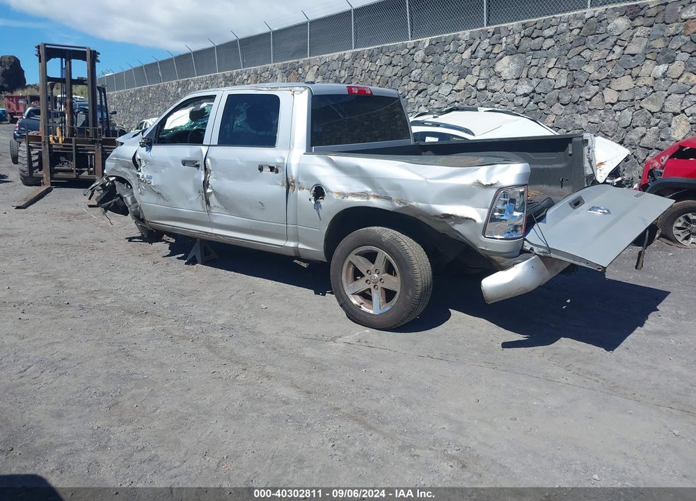 2018 RAM 1500 VIN: 1C6RR7KG6JS255894