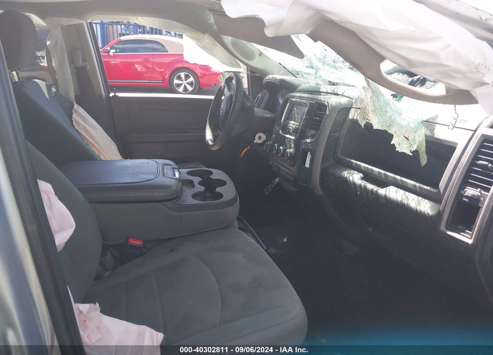 2018 RAM 1500 VIN: 1C6RR7KG6JS255894