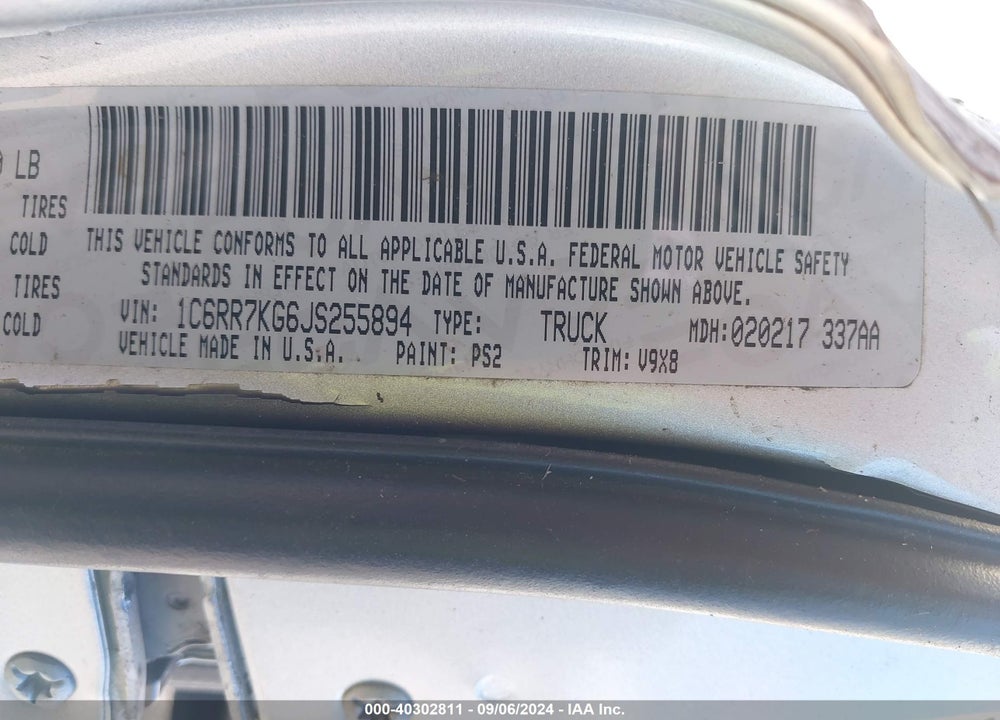 2018 RAM 1500 VIN: 1C6RR7KG6JS255894