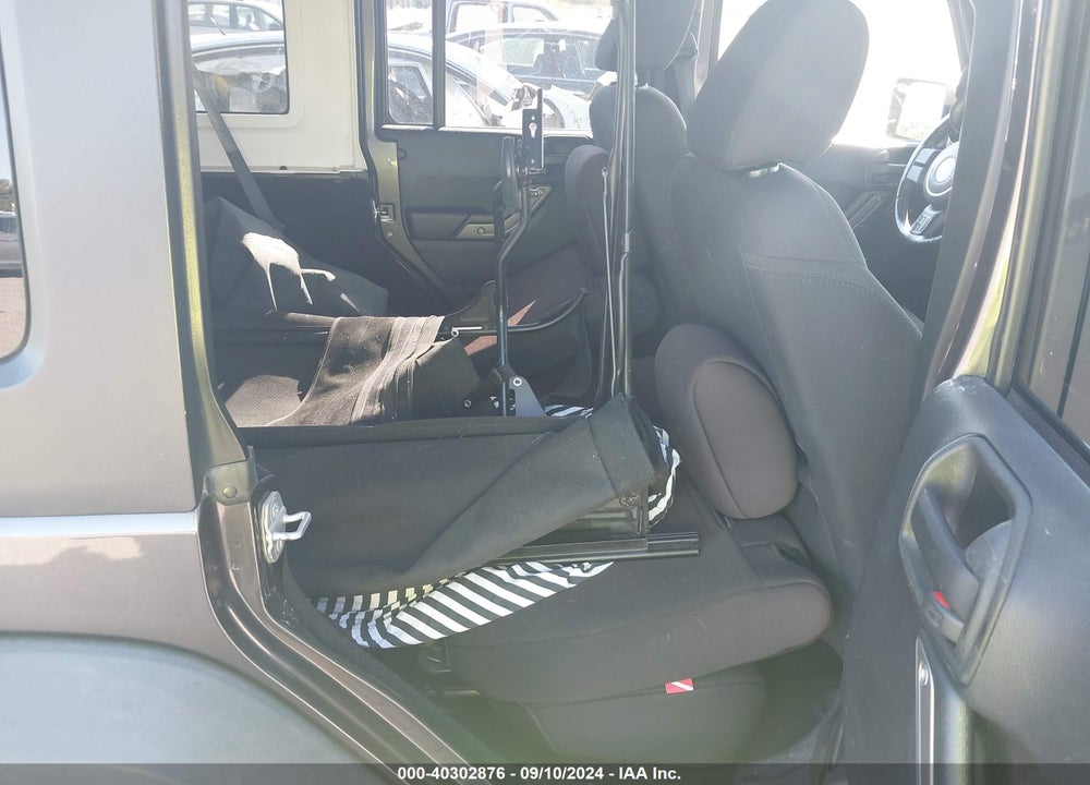 2014 JEEP WRANGLER UNLIMITED SPORT VIN: 1C4BJWDG0EL239585