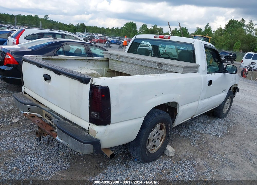 2000 CHEVROLET SILVERADO 1500 LS VIN: 1GCEK14T5YZ371611