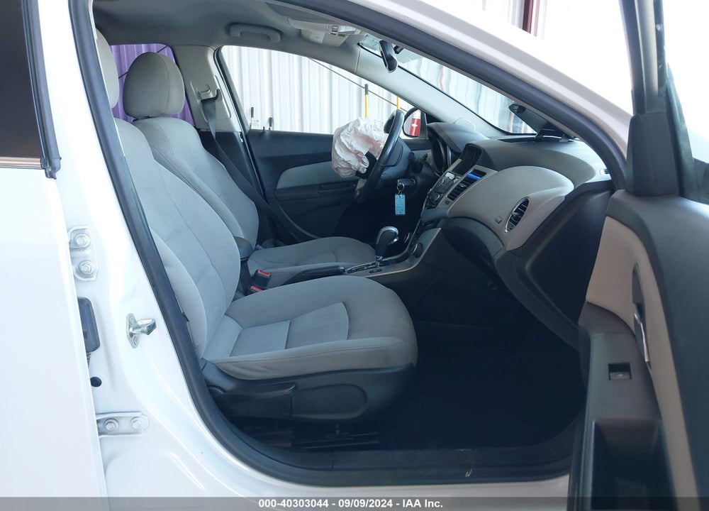2014 CHEVROLET CRUZE 1LT AUTO VIN: 1G1PC5SB8E7265161