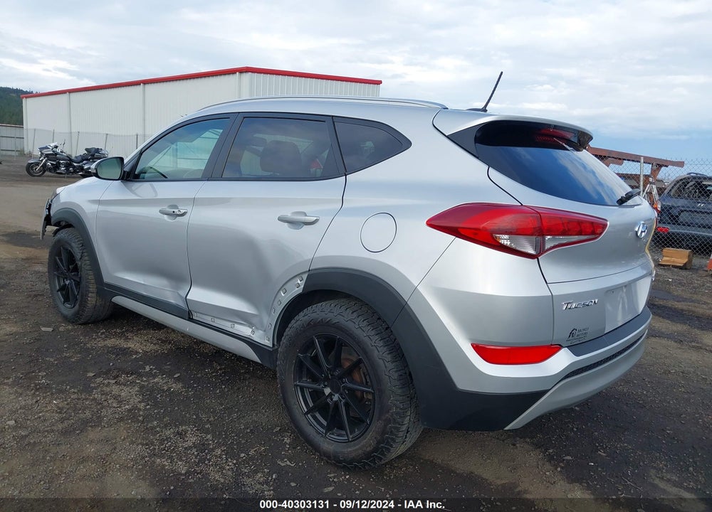 2017 HYUNDAI TUCSON SPORT VIN: KM8J3CA21HU527588