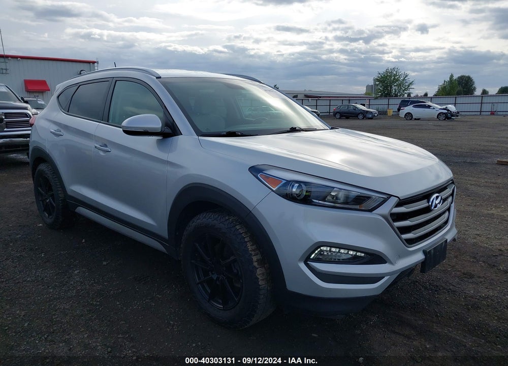 2017 HYUNDAI TUCSON SPORT VIN: KM8J3CA21HU527588