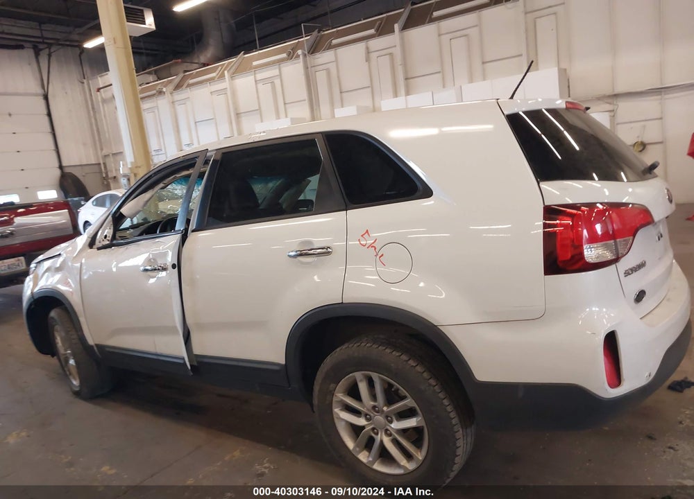 2014 KIA SORENTO LX VIN: 5XYKT3A60EG429130