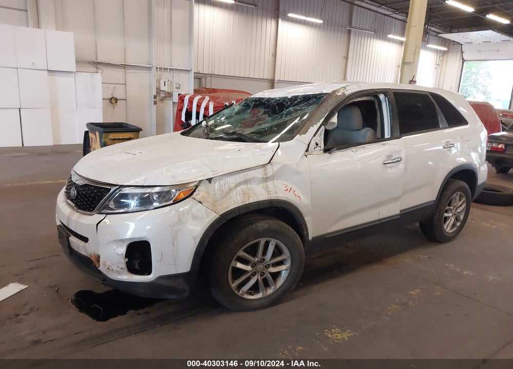 2014 KIA SORENTO LX VIN: 5XYKT3A60EG429130
