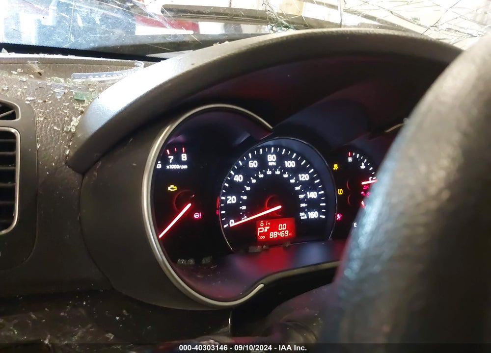 2014 KIA SORENTO LX VIN: 5XYKT3A60EG429130