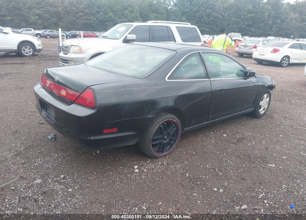 1999 HONDA ACCORD LX VIN: 1HGCG324XXA020000