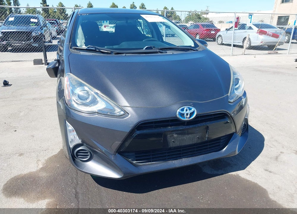 2015 TOYOTA PRIUS C THREE VIN: JTDKDTB38F1111114