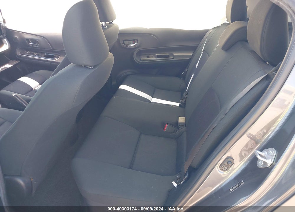 2015 TOYOTA PRIUS C THREE VIN: JTDKDTB38F1111114