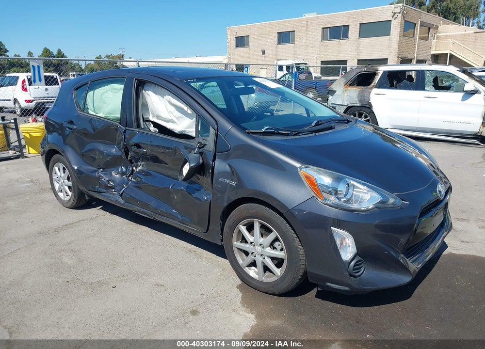 2015 TOYOTA PRIUS C THREE VIN: JTDKDTB38F1111114