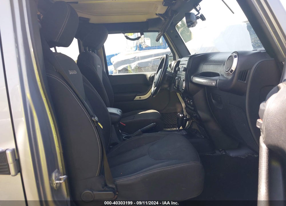2017 JEEP WRANGLER UNLIMITED SAHARA 4X4 VIN: 1C4BJWEG8HL748911