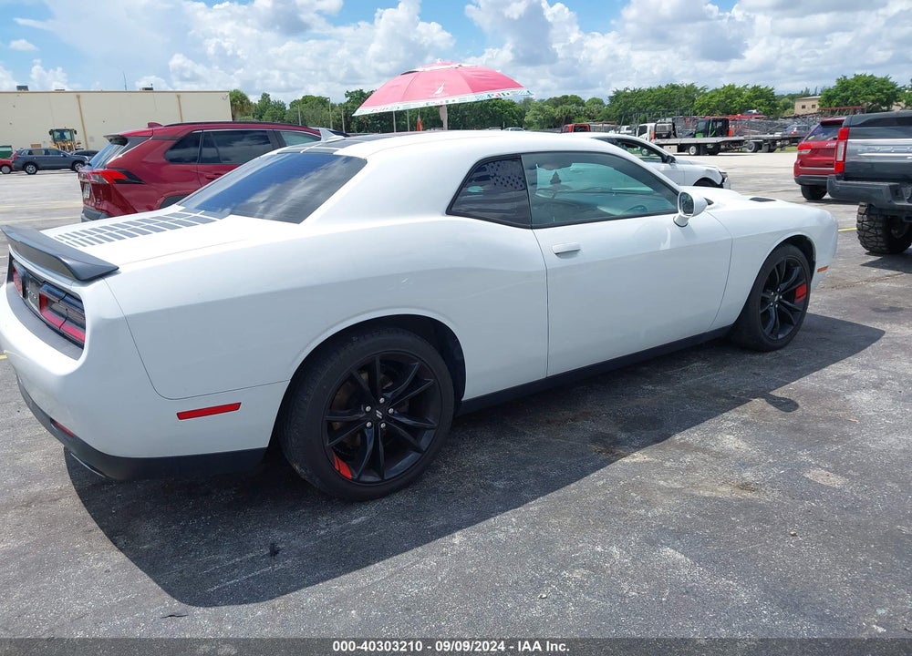 2017 DODGE CHALLENGER SXT VIN: 2C3CDZAG3HH554324