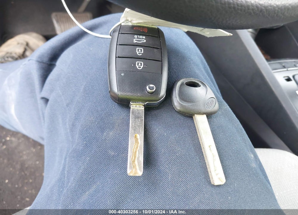 2019 KIA RIO S VIN: 3KPA24AB9KE201735