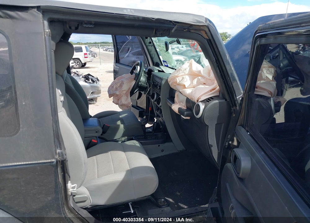 2009 JEEP WRANGLER SAHARA VIN: 1J8FA54149L742283