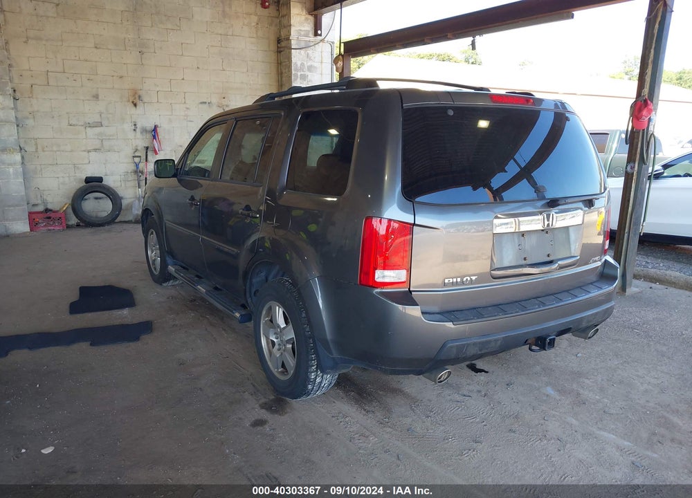 2011 HONDA PILOT EX-L VIN: 5FNYF4H79BB042598