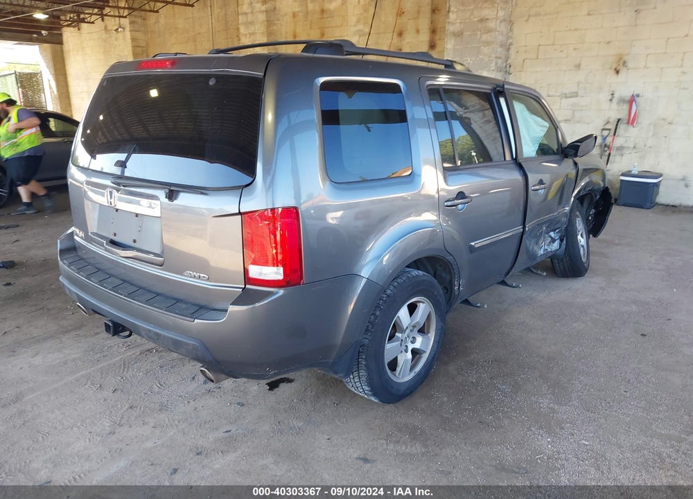 2011 HONDA PILOT EX-L VIN: 5FNYF4H79BB042598