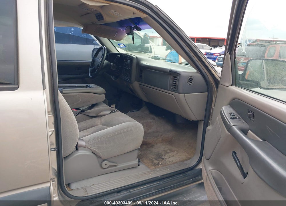 2003 CHEVROLET TAHOE LS VIN: 1GNEC13VX3J309376