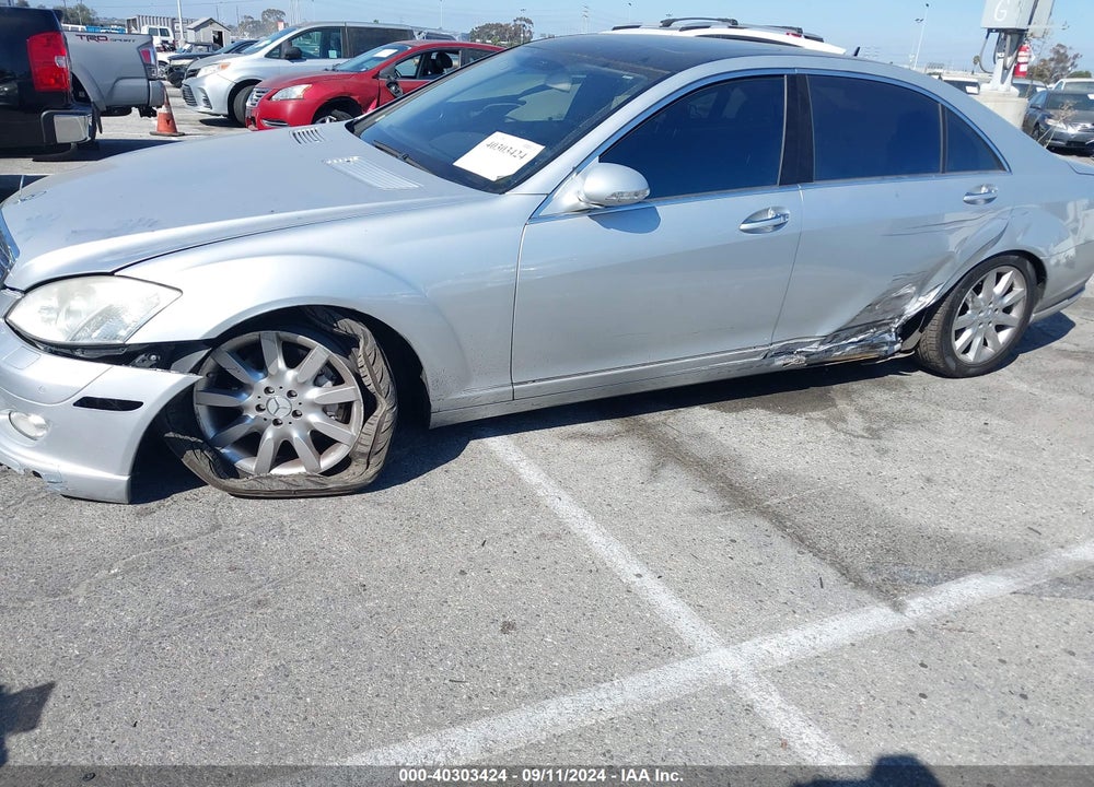 2007 MERCEDES-BENZ S 550 VIN: WDDNG71X57A046780