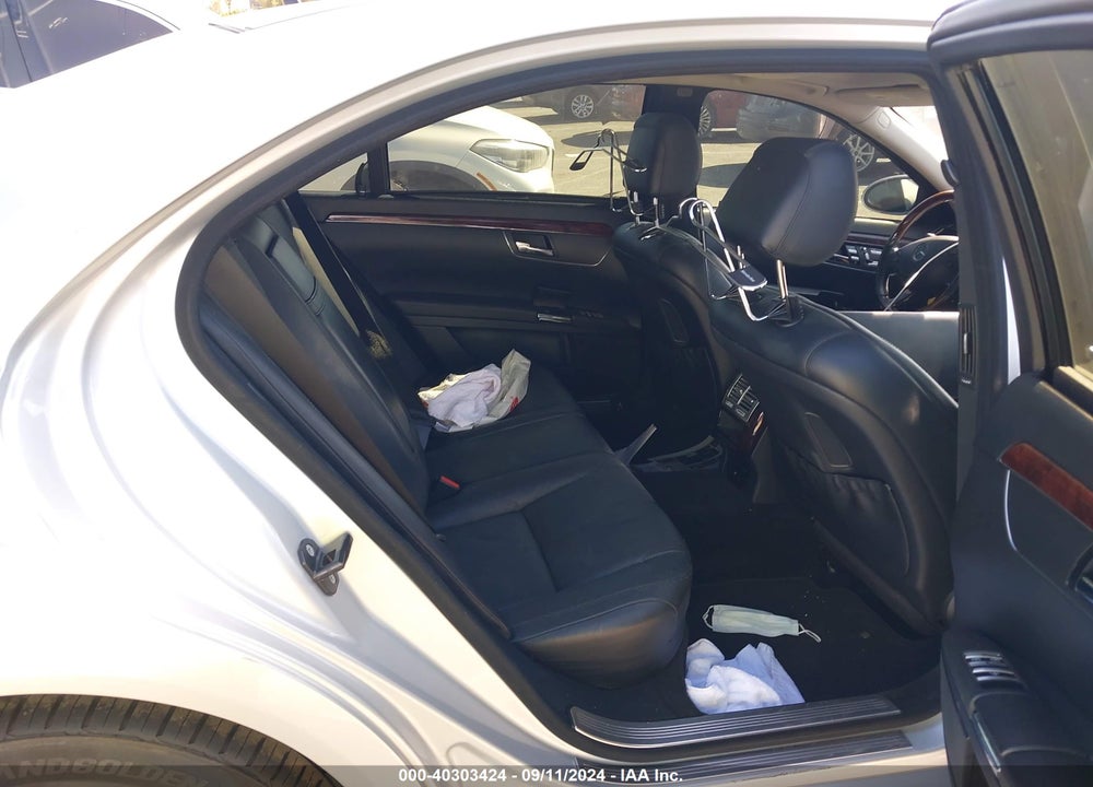 2007 MERCEDES-BENZ S 550 VIN: WDDNG71X57A046780