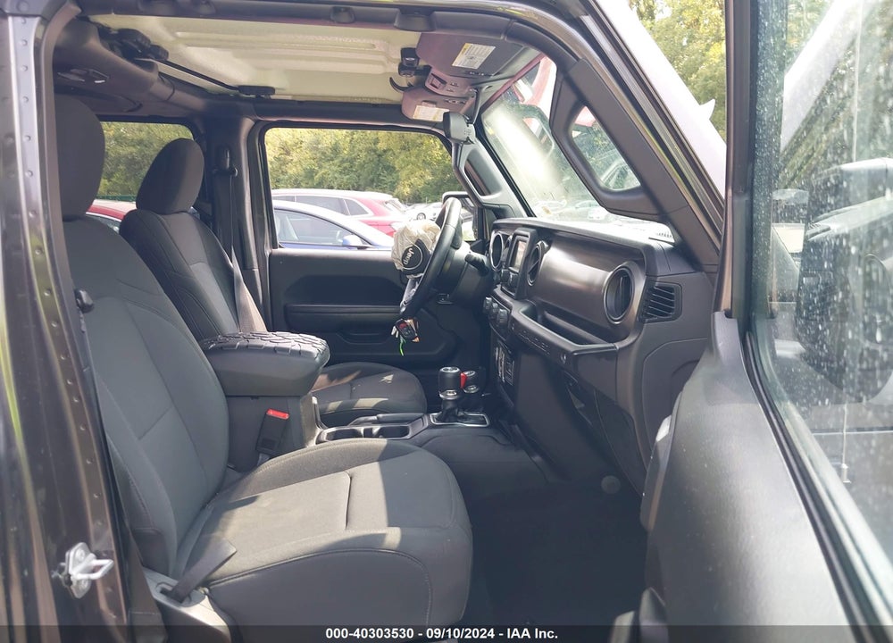 2018 JEEP WRANGLER UNLIMITED SPORT S 4X4 VIN: 1C4HJXDG3JW138503