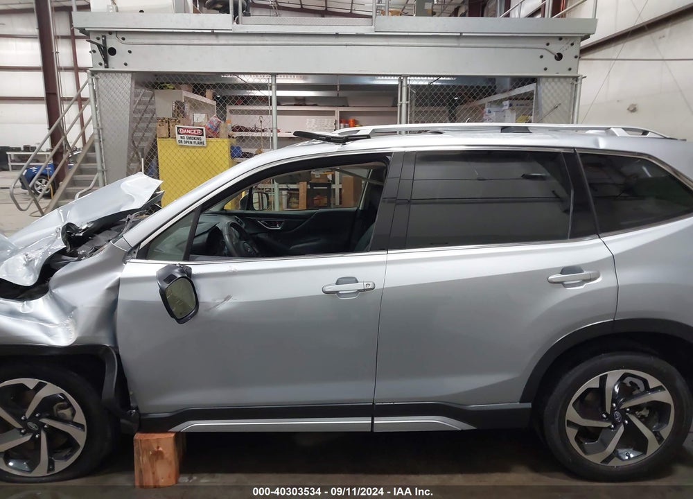 2022 SUBARU FORESTER TOURING VIN: JF2SKARC3NH482141