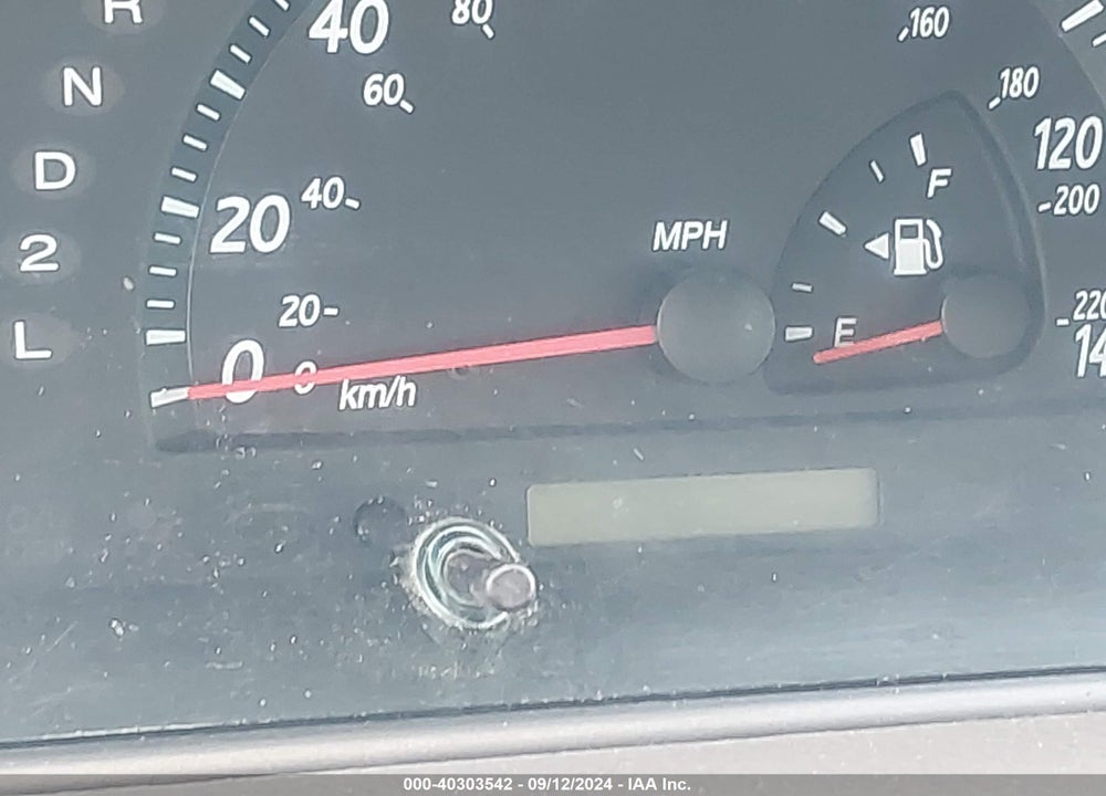 2004 TOYOTA CAMRY LE VIN: JTDBE32K940279111