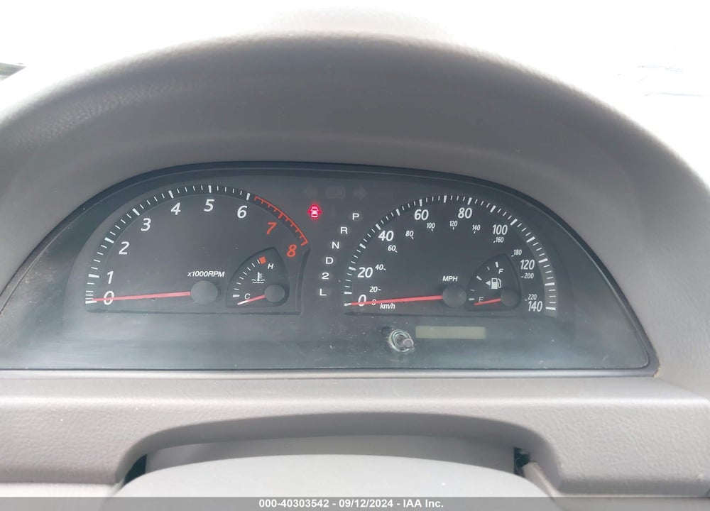 2004 TOYOTA CAMRY LE VIN: JTDBE32K940279111