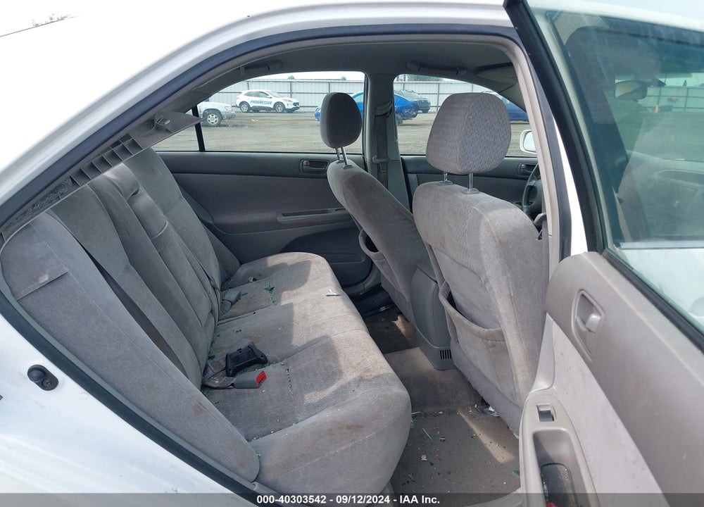 2004 TOYOTA CAMRY LE VIN: JTDBE32K940279111