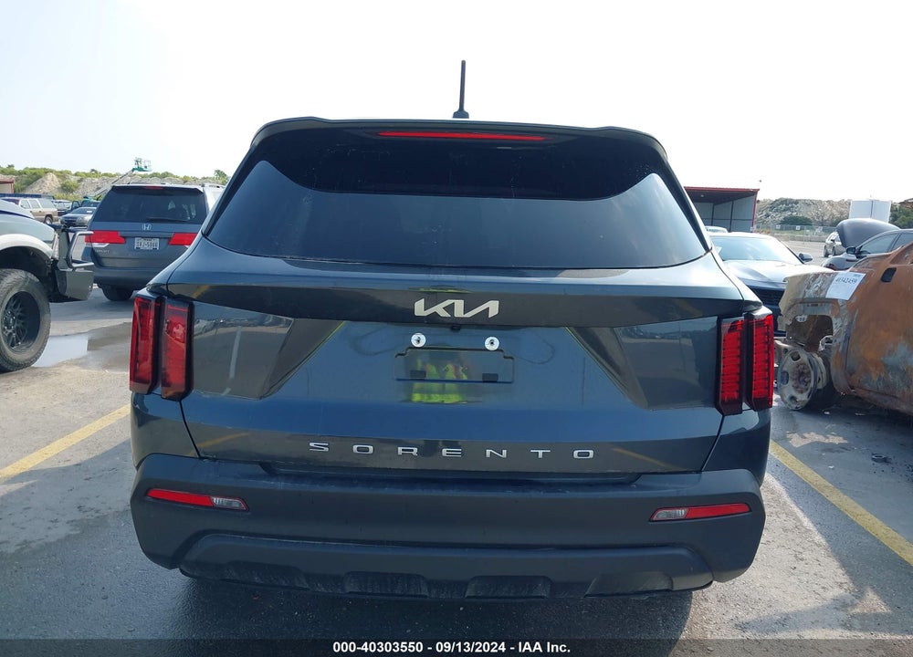 2022 KIA SORENTO LX VIN: 5XYRG4LC8NG148978