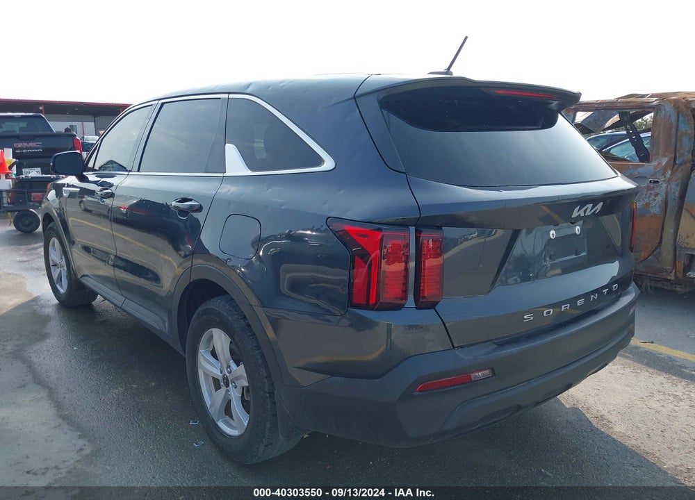 2022 KIA SORENTO LX VIN: 5XYRG4LC8NG148978