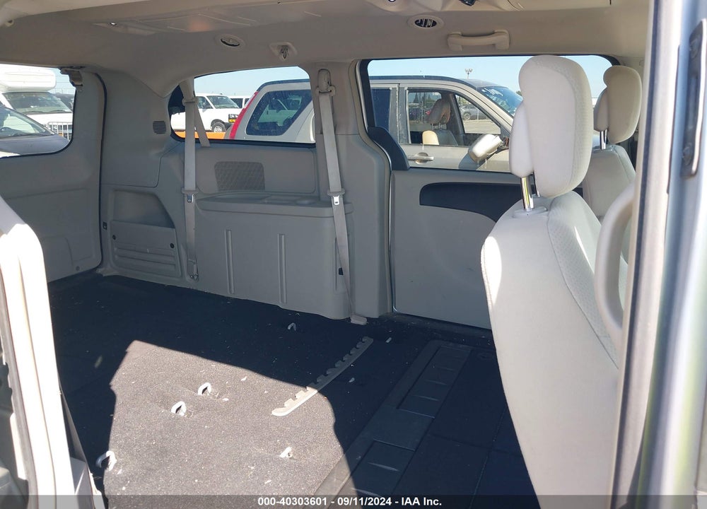 2012 DODGE GRAND CARAVAN CREW VIN: 2C4RDGDG8CR137919