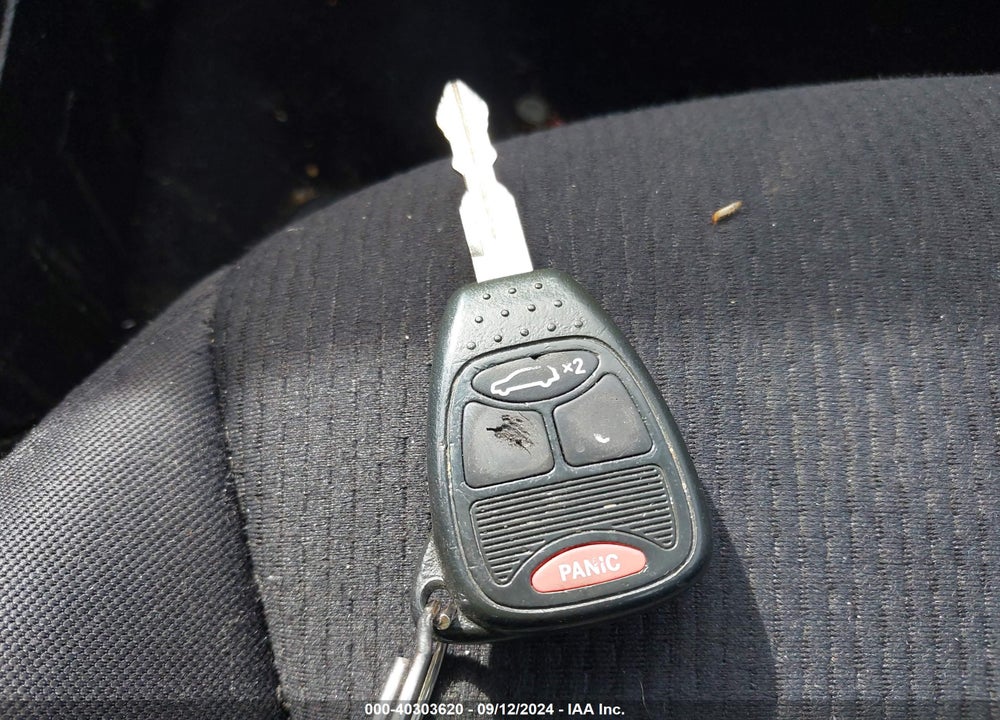 2013 CHRYSLER 200 LX VIN: 1C3CCBAB7DN670092