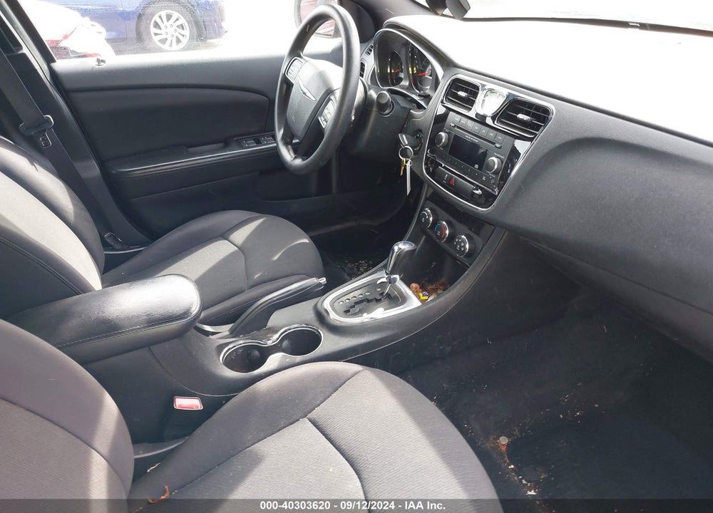 2013 CHRYSLER 200 LX VIN: 1C3CCBAB7DN670092