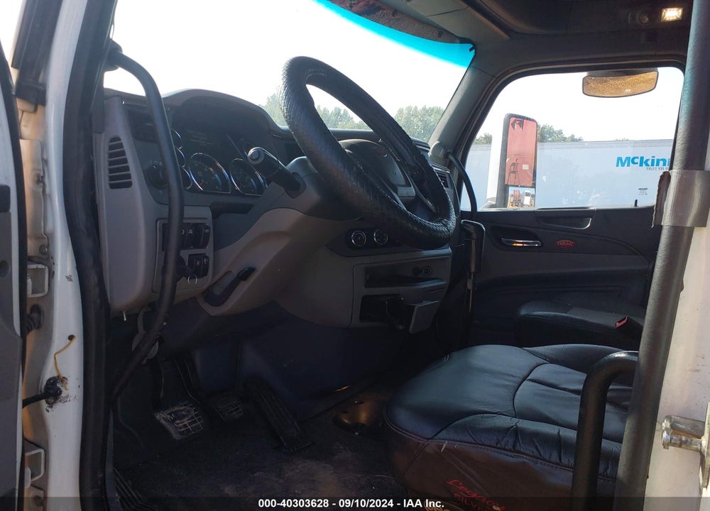 2016 PETERBILT 579 VIN: 1XPBD49XXGD301008