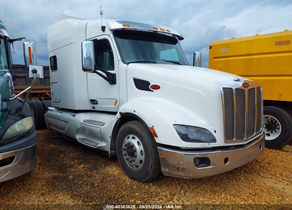 2016 PETERBILT 579 VIN: 1XPBD49XXGD301008