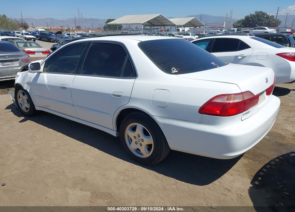 2000 HONDA ACCORD 3.0 EX VIN: 1HGCG1650YA067335