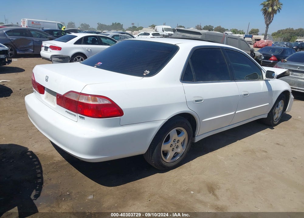 2000 HONDA ACCORD 3.0 EX VIN: 1HGCG1650YA067335
