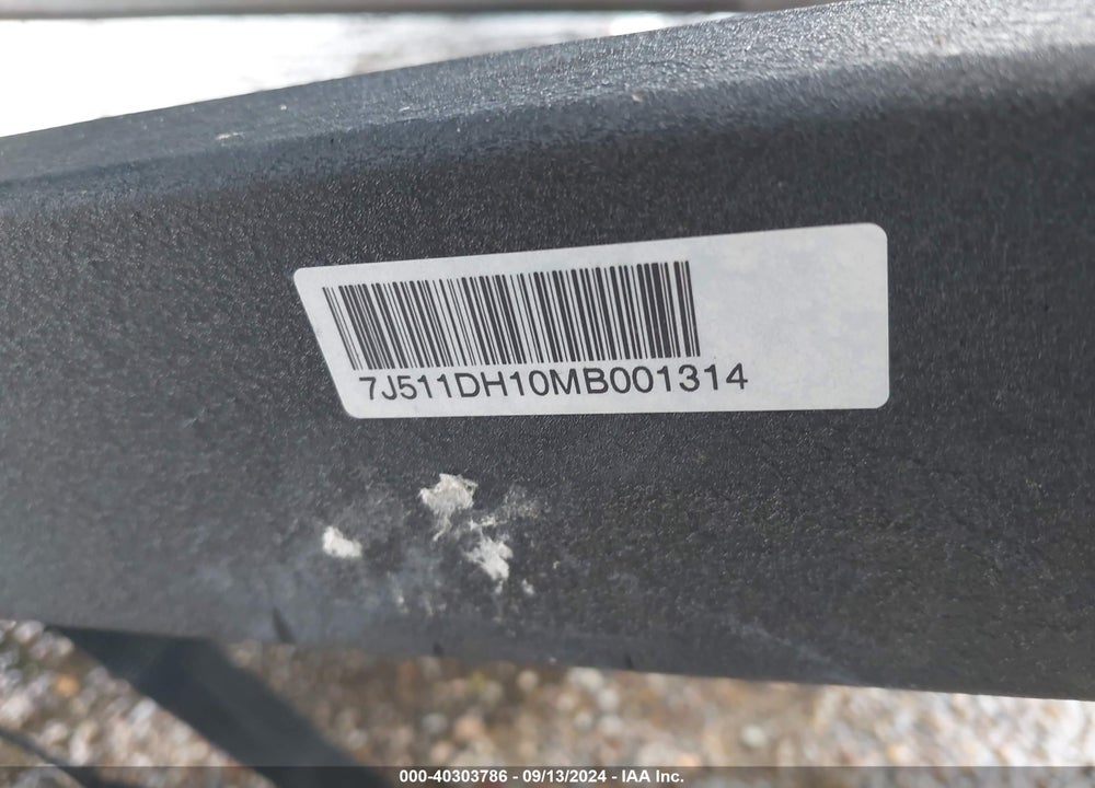 2021 TRACKER MARINE BOAT AND TRAILER VIN: BUJ34914H021
