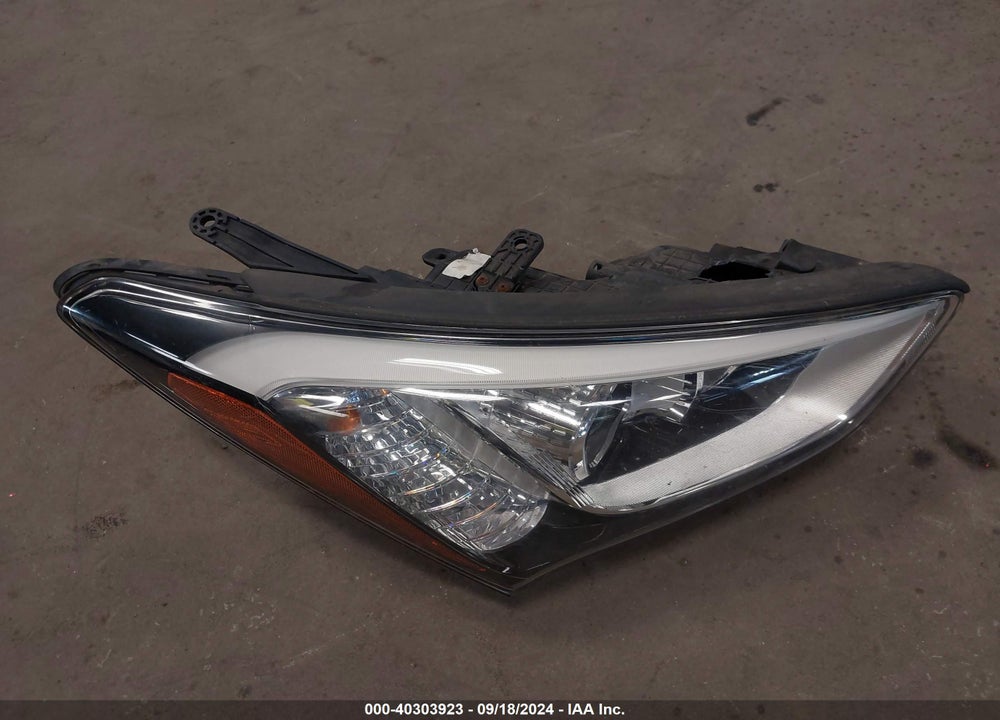 2014 HYUNDAI SANTA FE GLS VIN: KM8SNDHF4EU065536