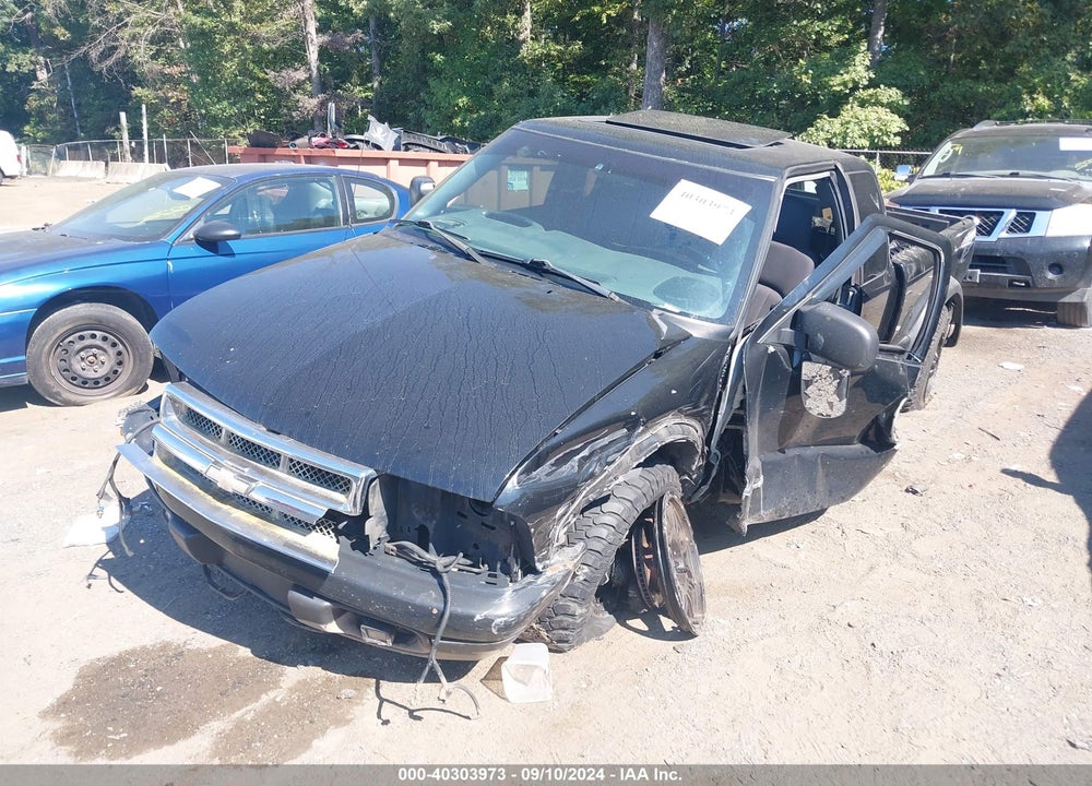 2003 CHEVROLET S-10 LS VIN: 1GCCT19X338223861