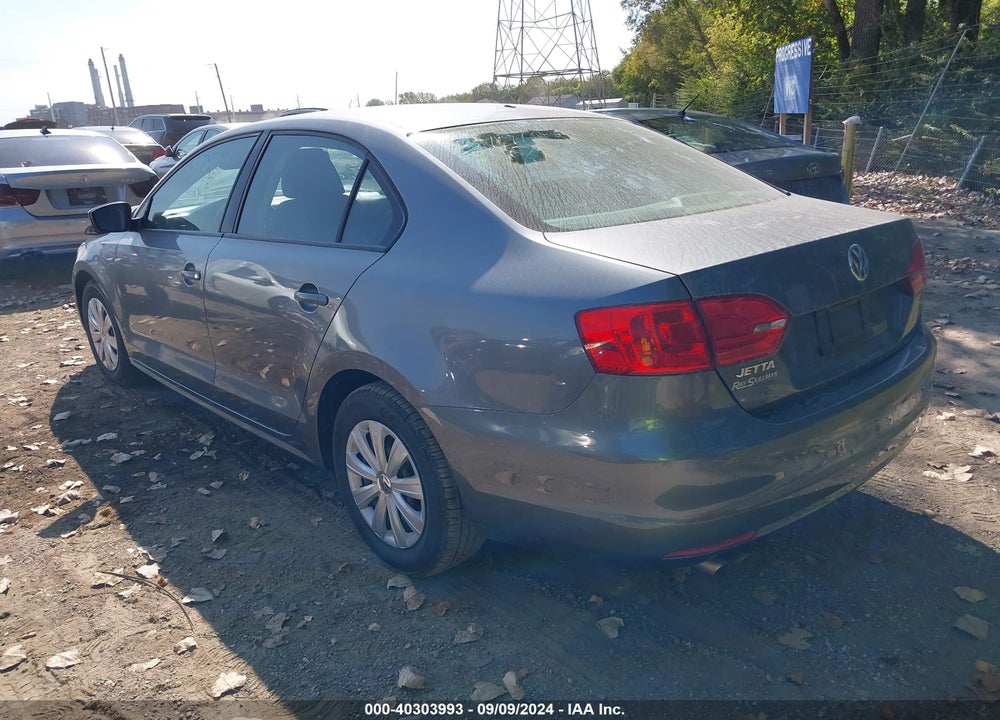 2013 VOLKSWAGEN JETTA 2.0L S VIN: 3VW2K7AJ0DM379102
