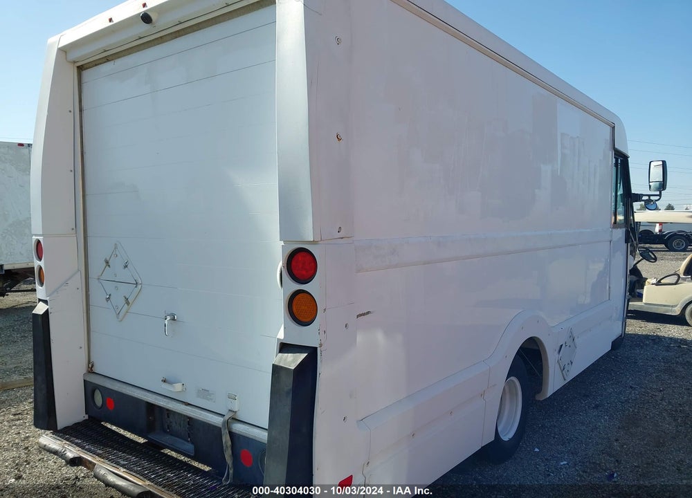 2017 ISUZU REACH VIN: JALB4T171H7W00120