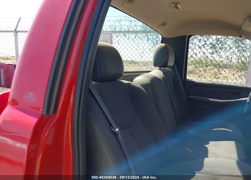 2004 CHEVROLET SILVERADO 2500HD WORK TRUCK VIN: 1GCHC24U24E300571