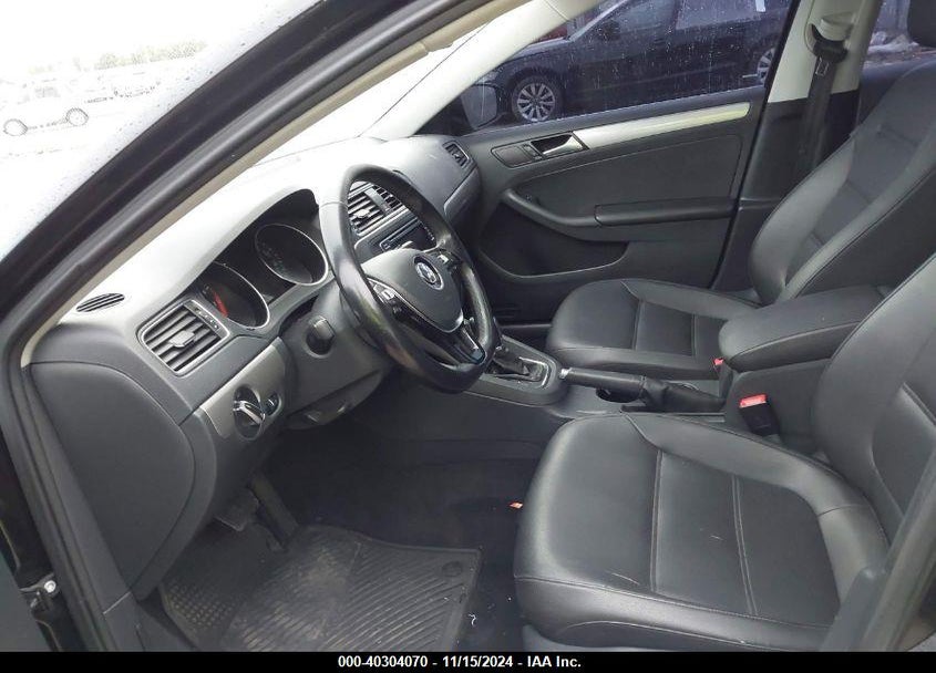 2017 VOLKSWAGEN JETTA 1.4T SE VIN: 3VWDB7AJ2HM371291