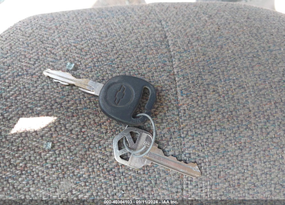 2001 CHEVROLET SILVERADO 2500HD VIN: 1GCHK29121E206171
