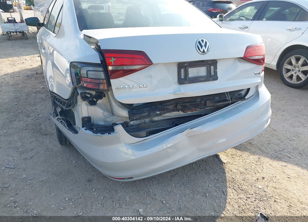 2017 VOLKSWAGEN JETTA 1.4T SE VIN: 3VWDB7AJ2HM388107