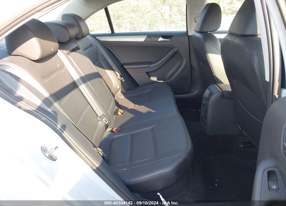 2017 VOLKSWAGEN JETTA 1.4T SE VIN: 3VWDB7AJ2HM388107